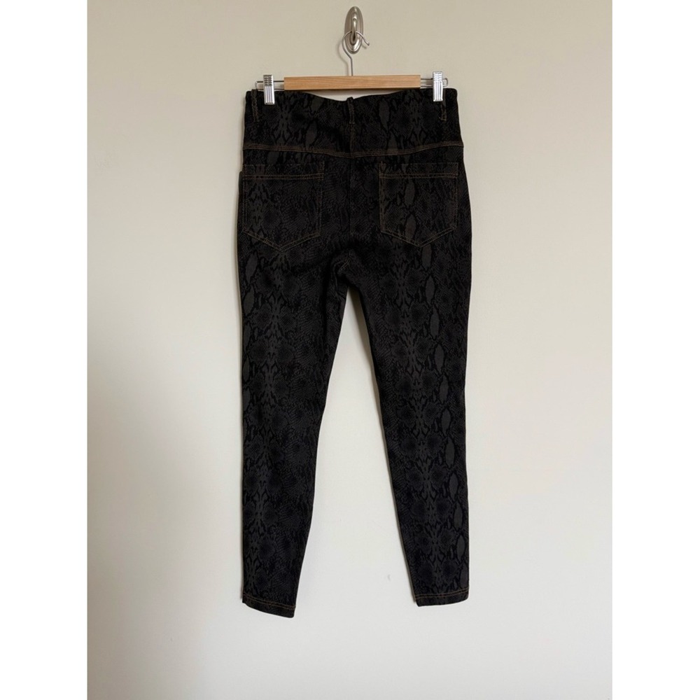 Lysse NY Snake Print Knit Denim Pants Size L NWT Smoothing Waist Stretch Pull-On - Picture 7 of 12
